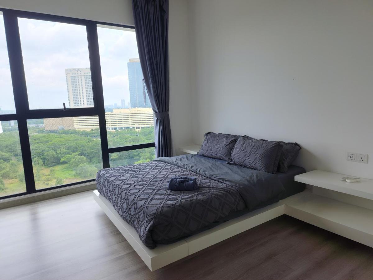Apartment Mid Valley Southkey Mosaic Cozy At