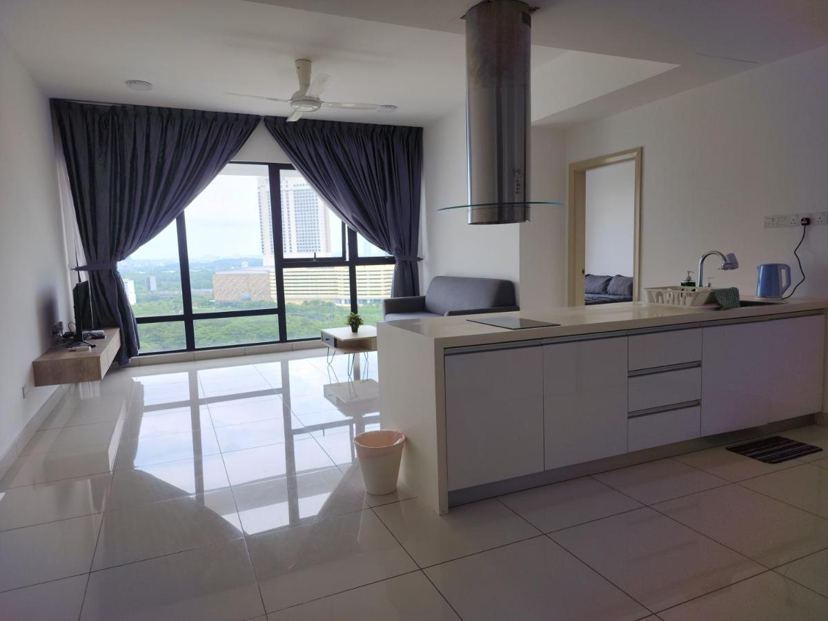 Apartment Mid Valley Southkey Mosaic Cozy At *