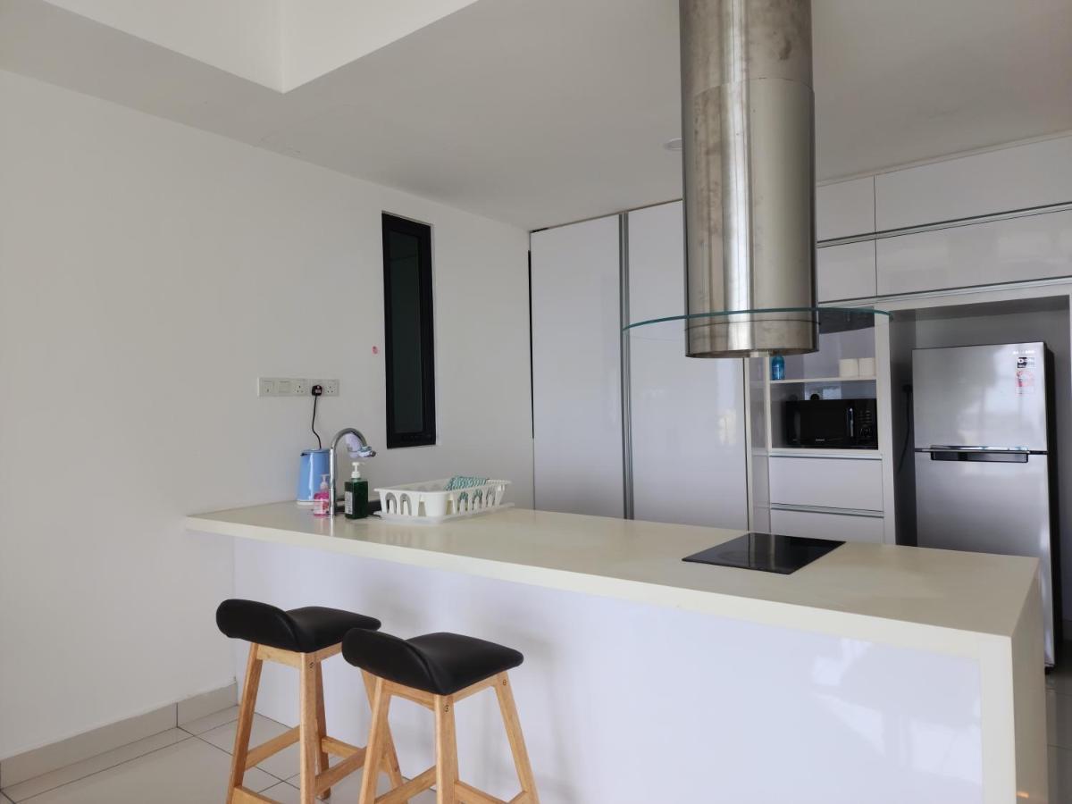 Apartment Mid Valley Southkey Mosaic Cozy At *