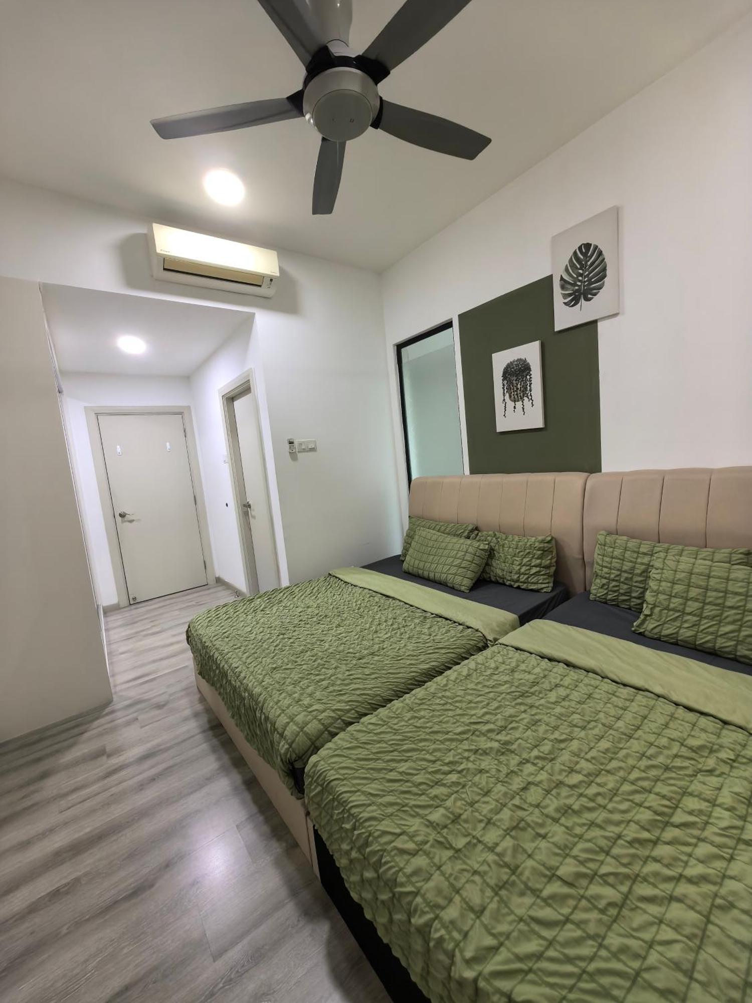 Apartment Mid Valley Southkey Mosaic Cozy At *