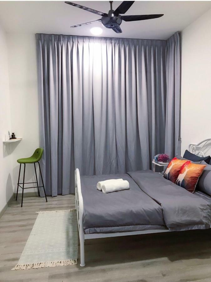 Mid Valley Southkey Mosaic Cozy At *
